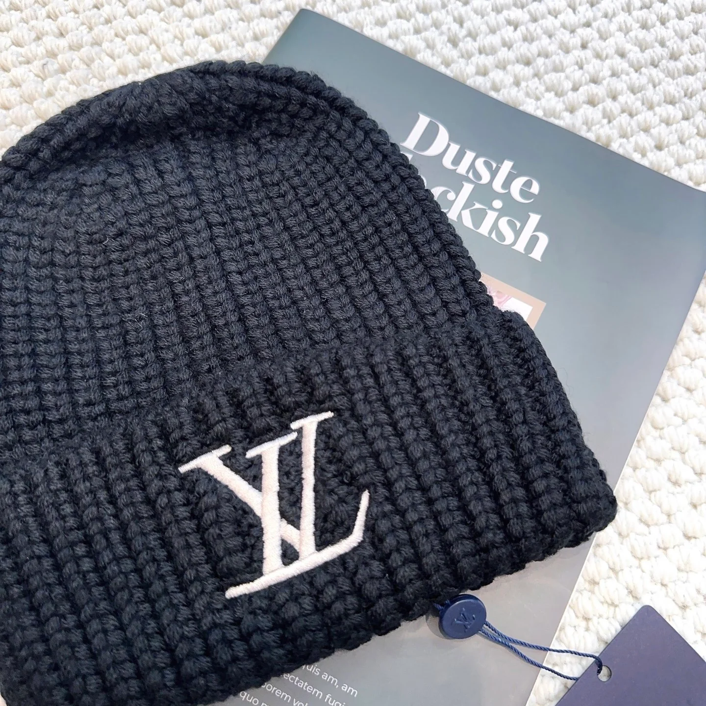 Stylish embroidered letter knitted hat