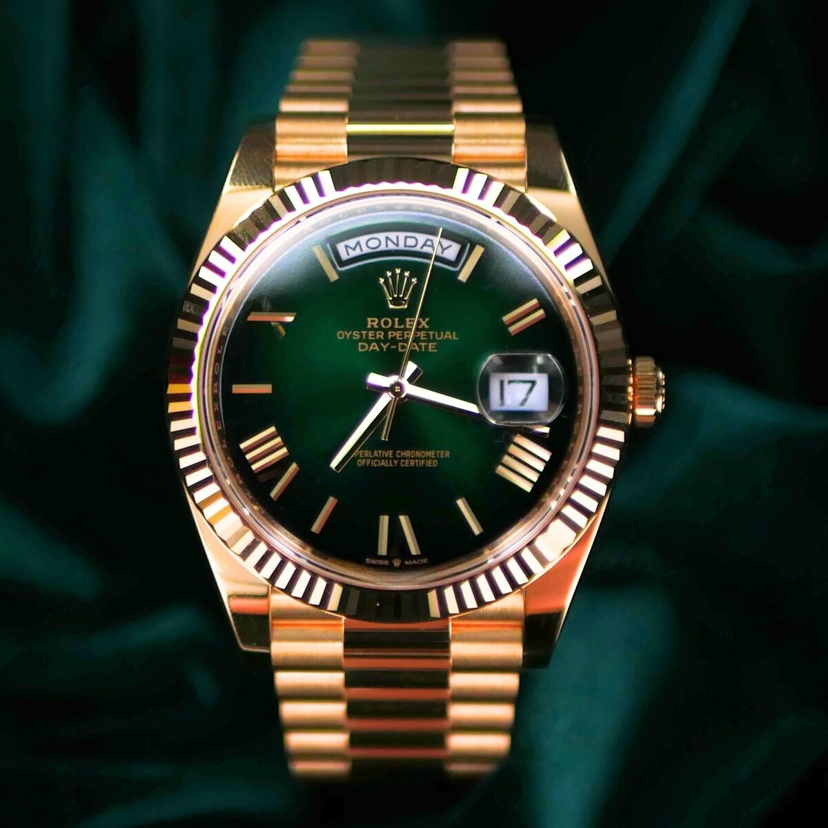 Rolex Day-Date 40 Fluted Bezel President Bracelet Men's Watch 228238-0069