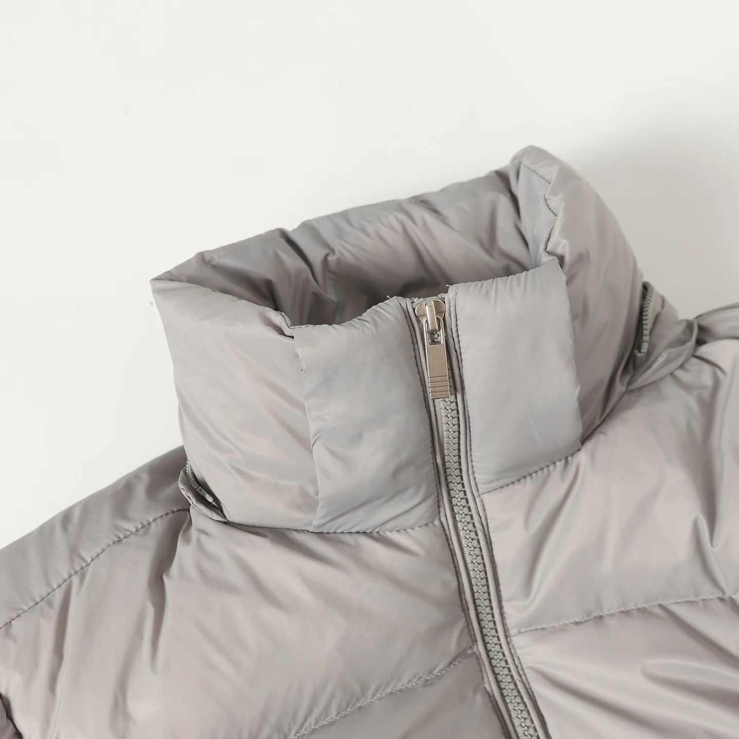 Web hooded down jacket