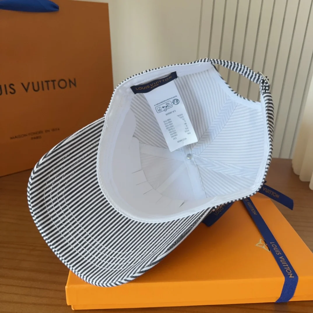 Striped embroidered baseball cap