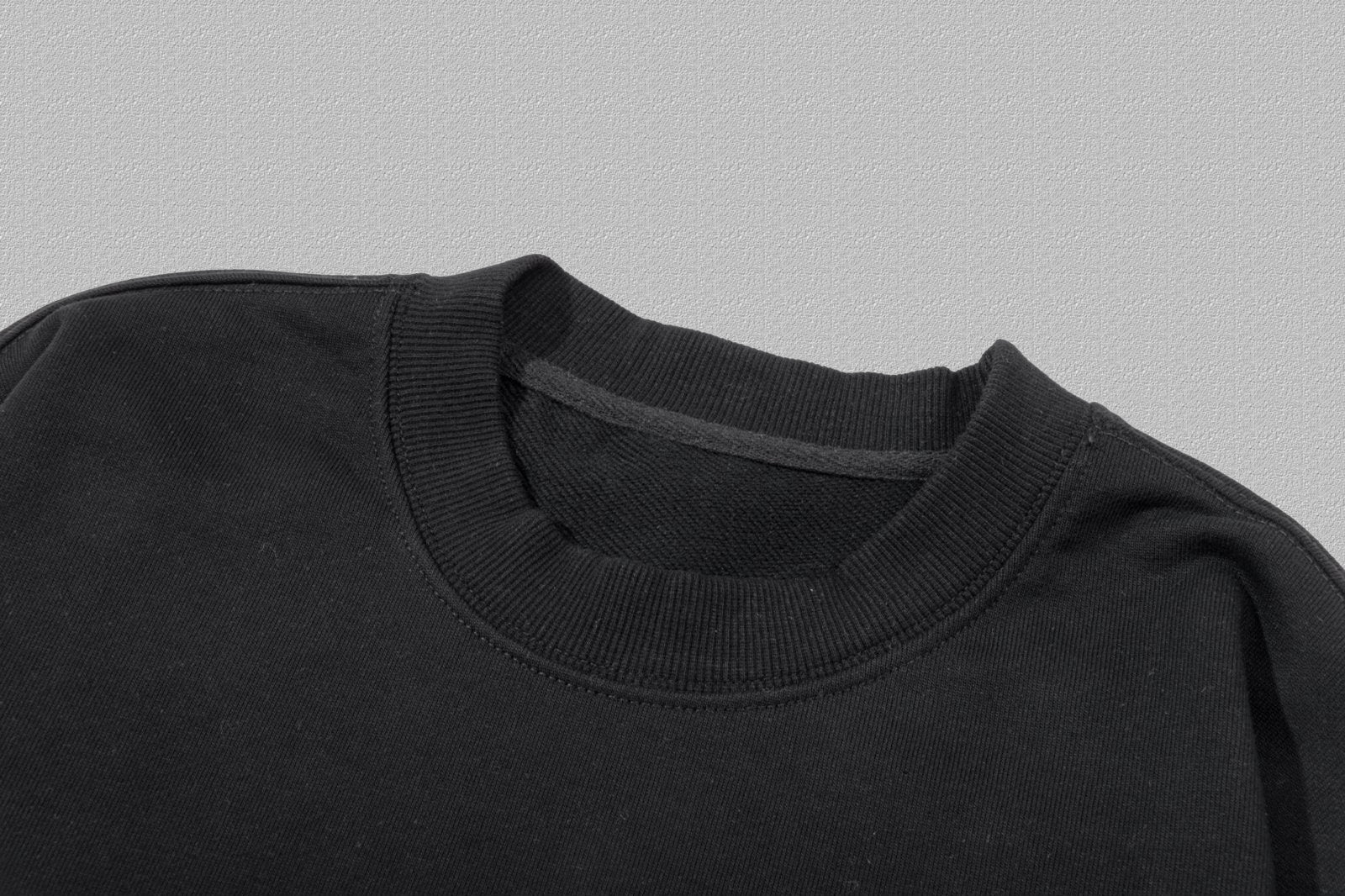 Pocket crew neck sweatshirt