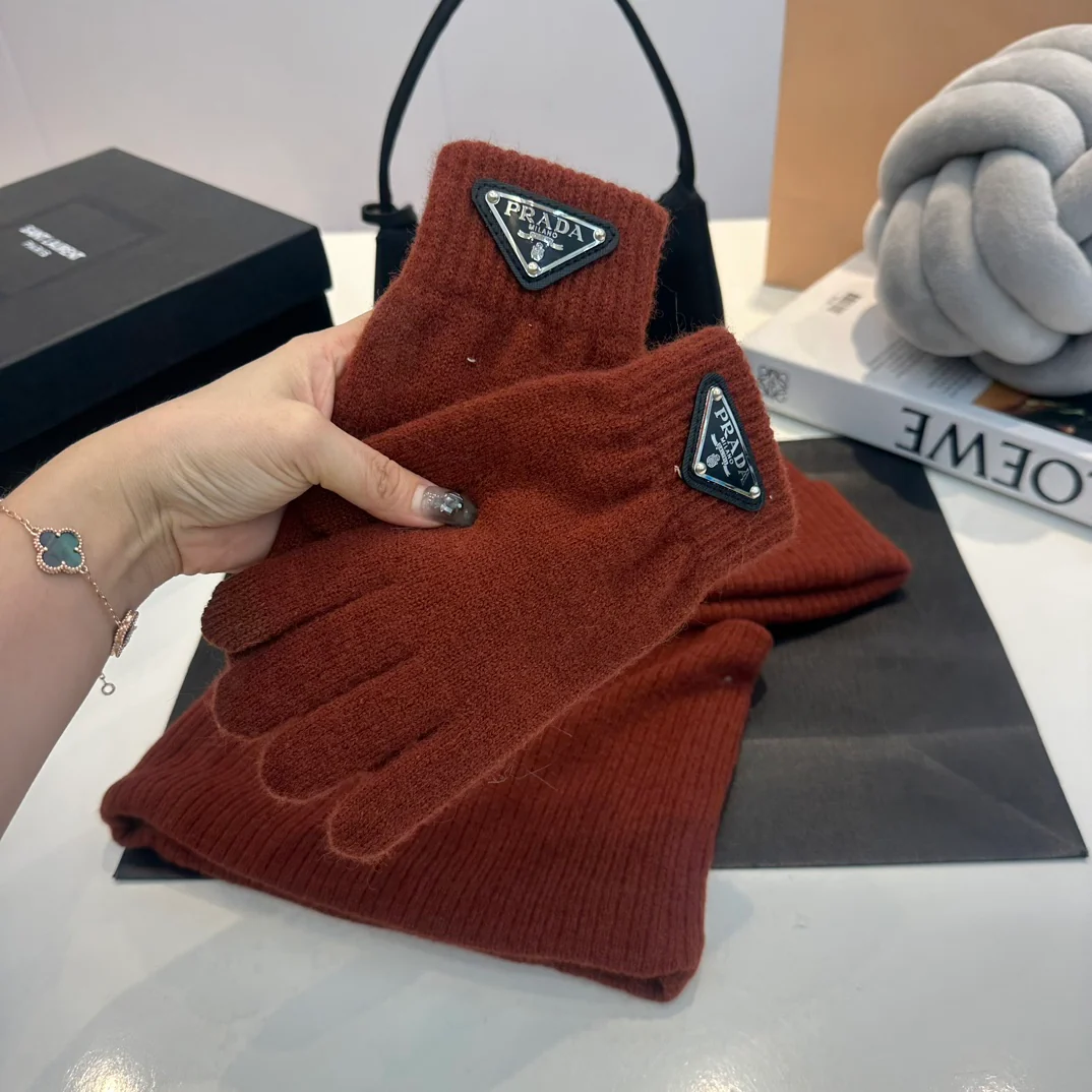 Triangle knitted scarf hat gloves set