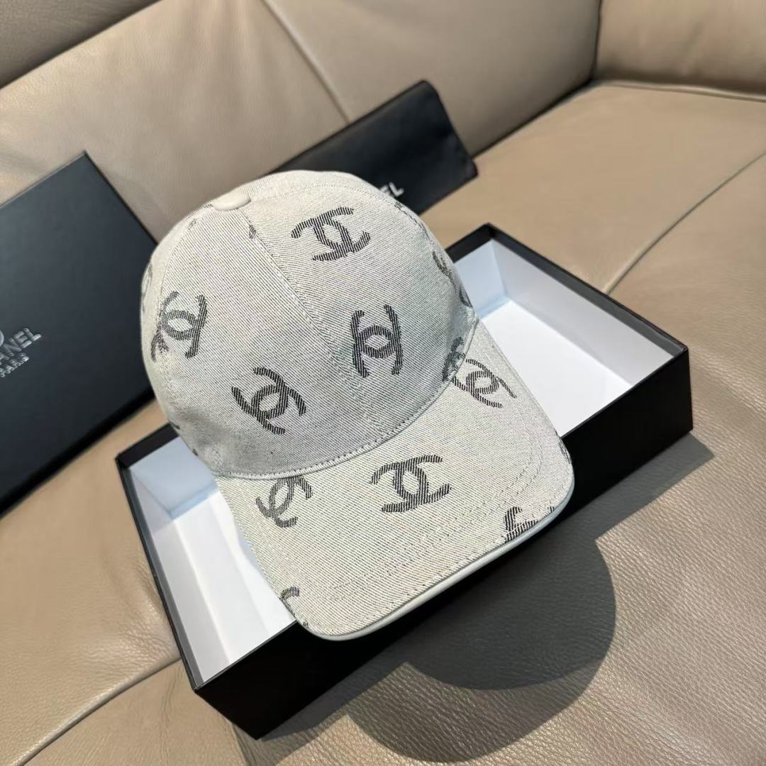 Jacquard lettering baseball cap