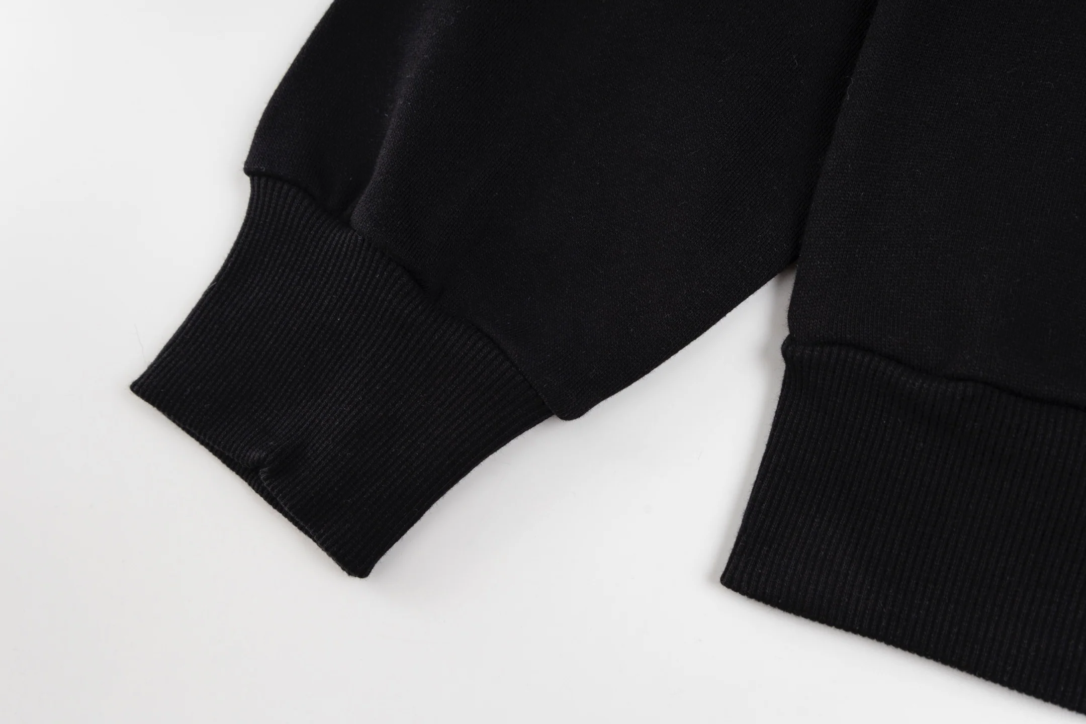 Pocket embroidered cotton sweatshirt