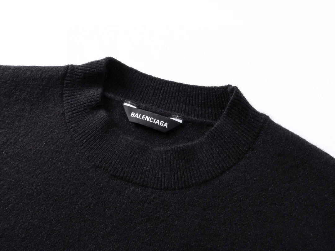 Embroidered knitted cashmere sweater