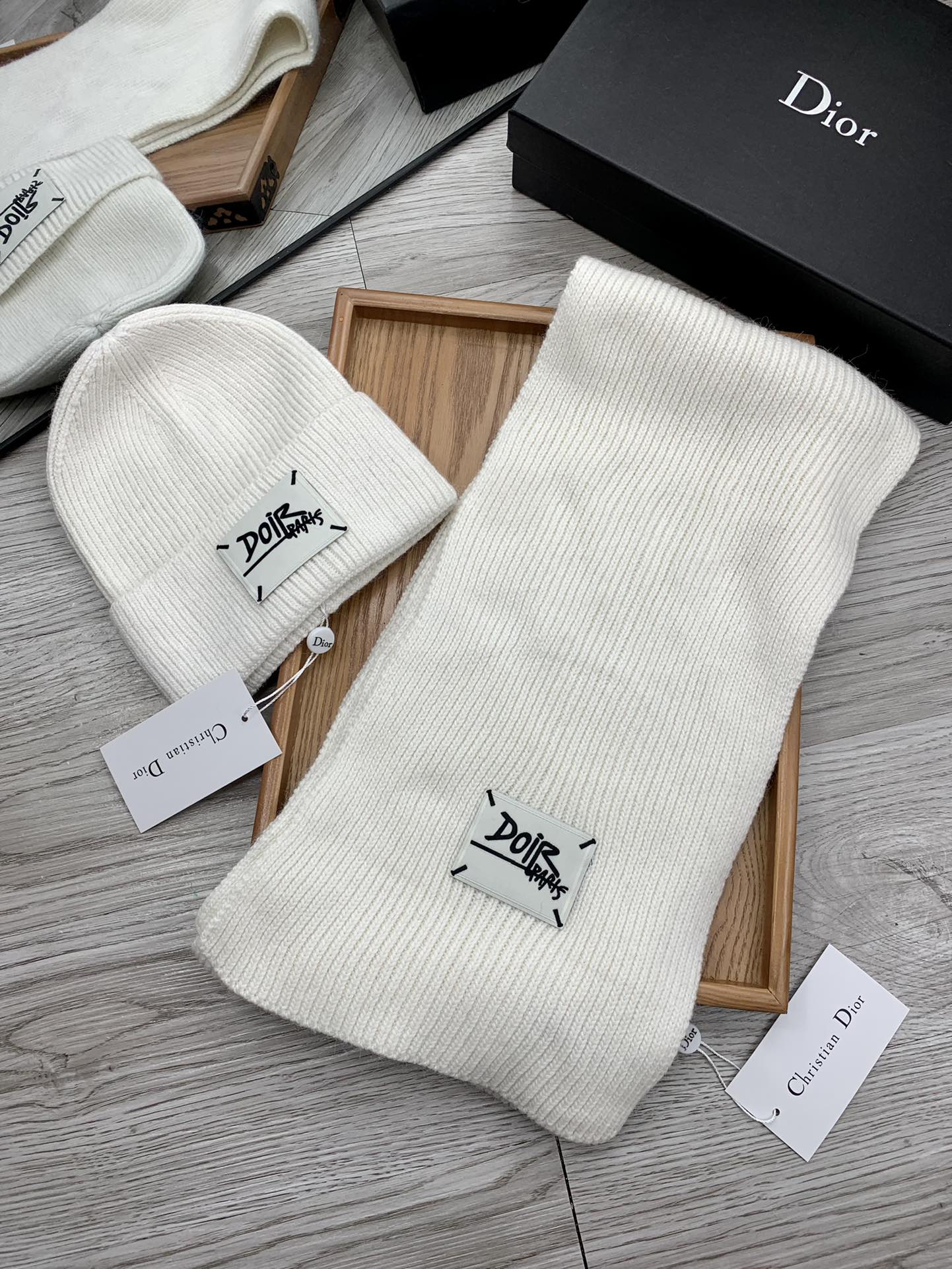Signature Wool Scarf and Hat Set