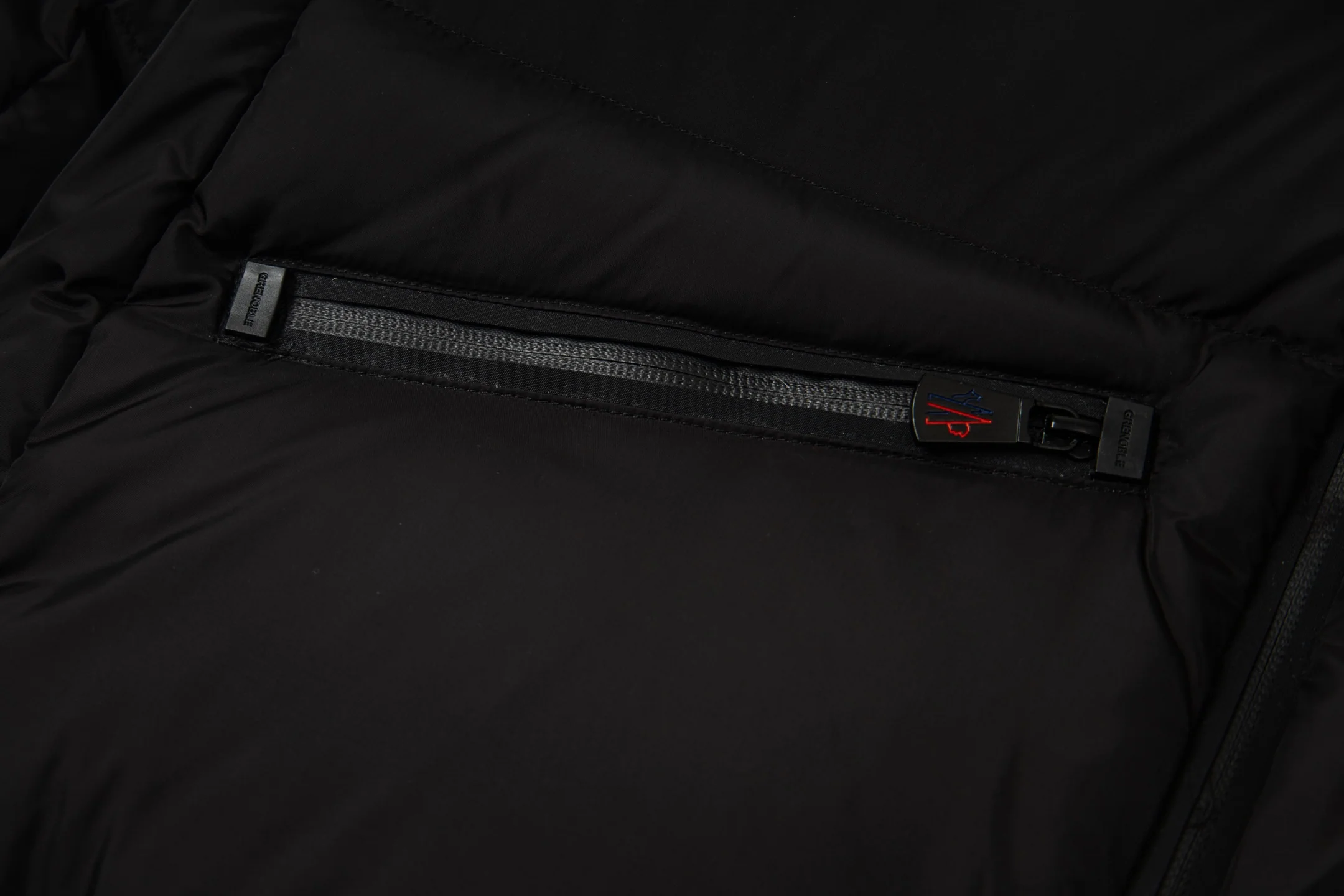 Printed stand-up collar down jacket