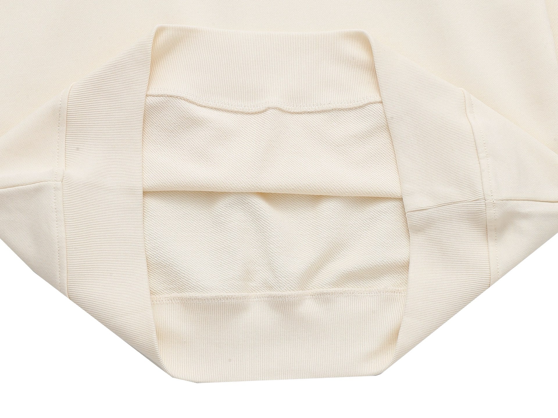 Pocket embroidered sweatshirt