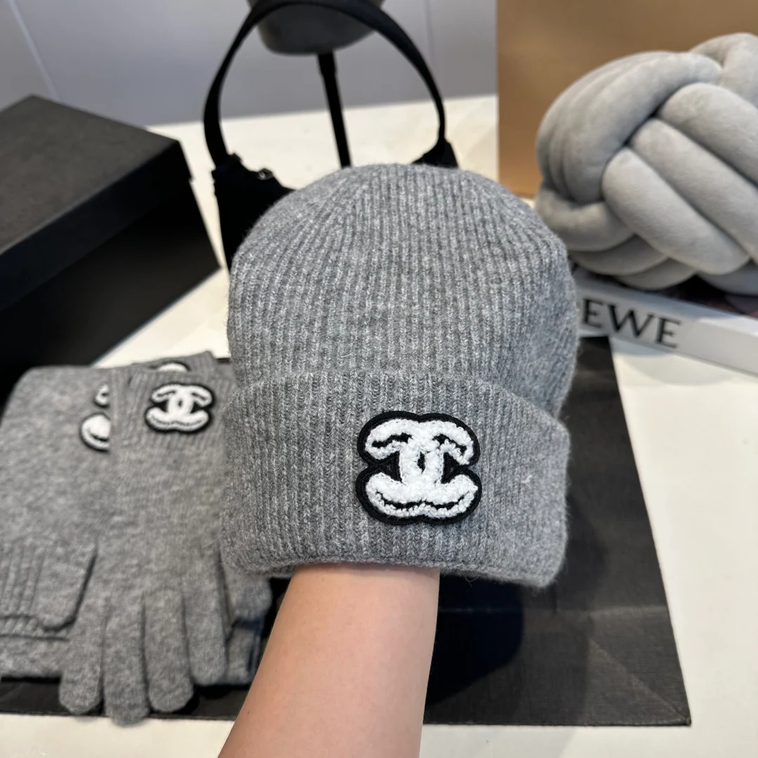 Embroidered knitted scarf hat gloves set