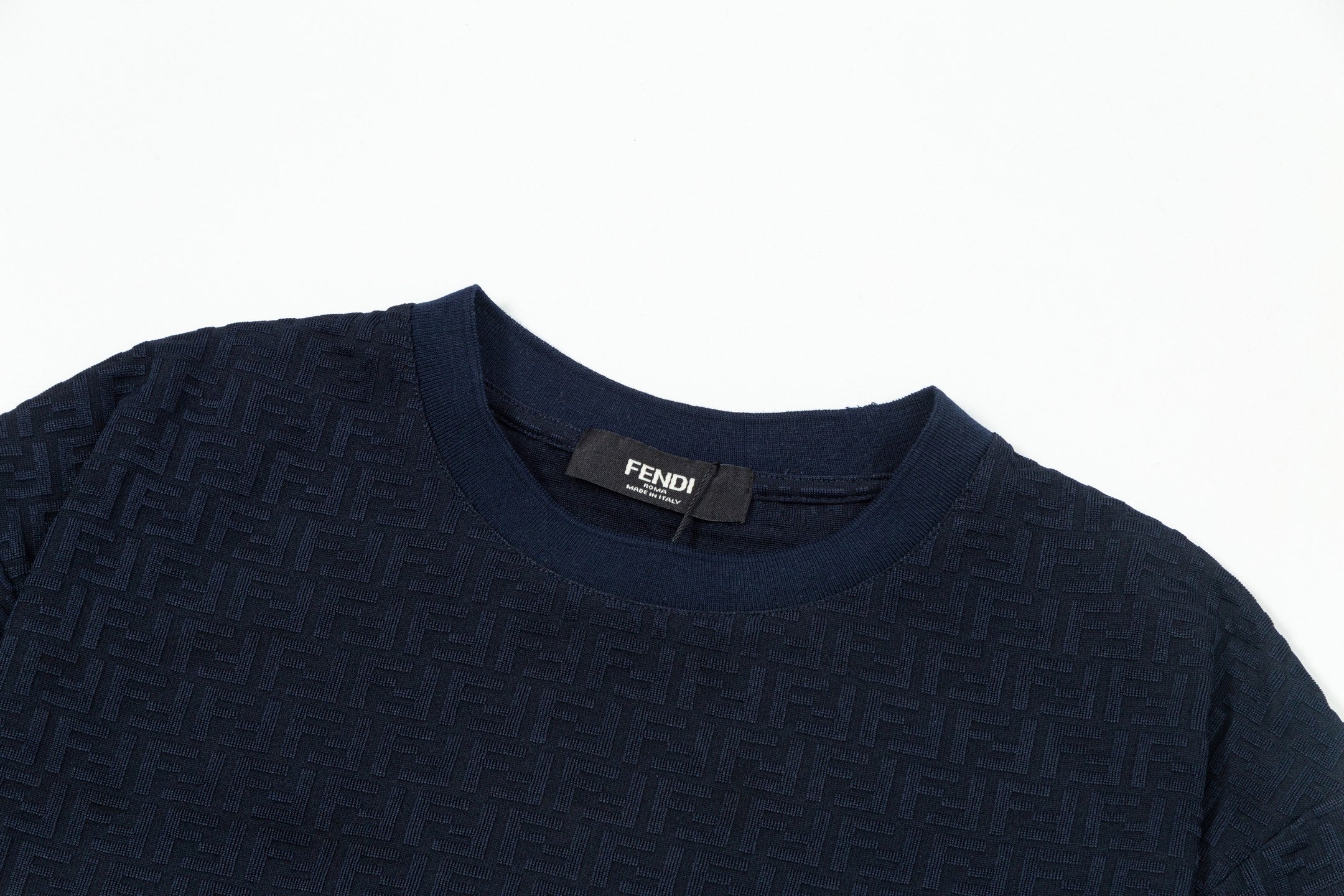 3D embroidered round neck cotton T-shirt