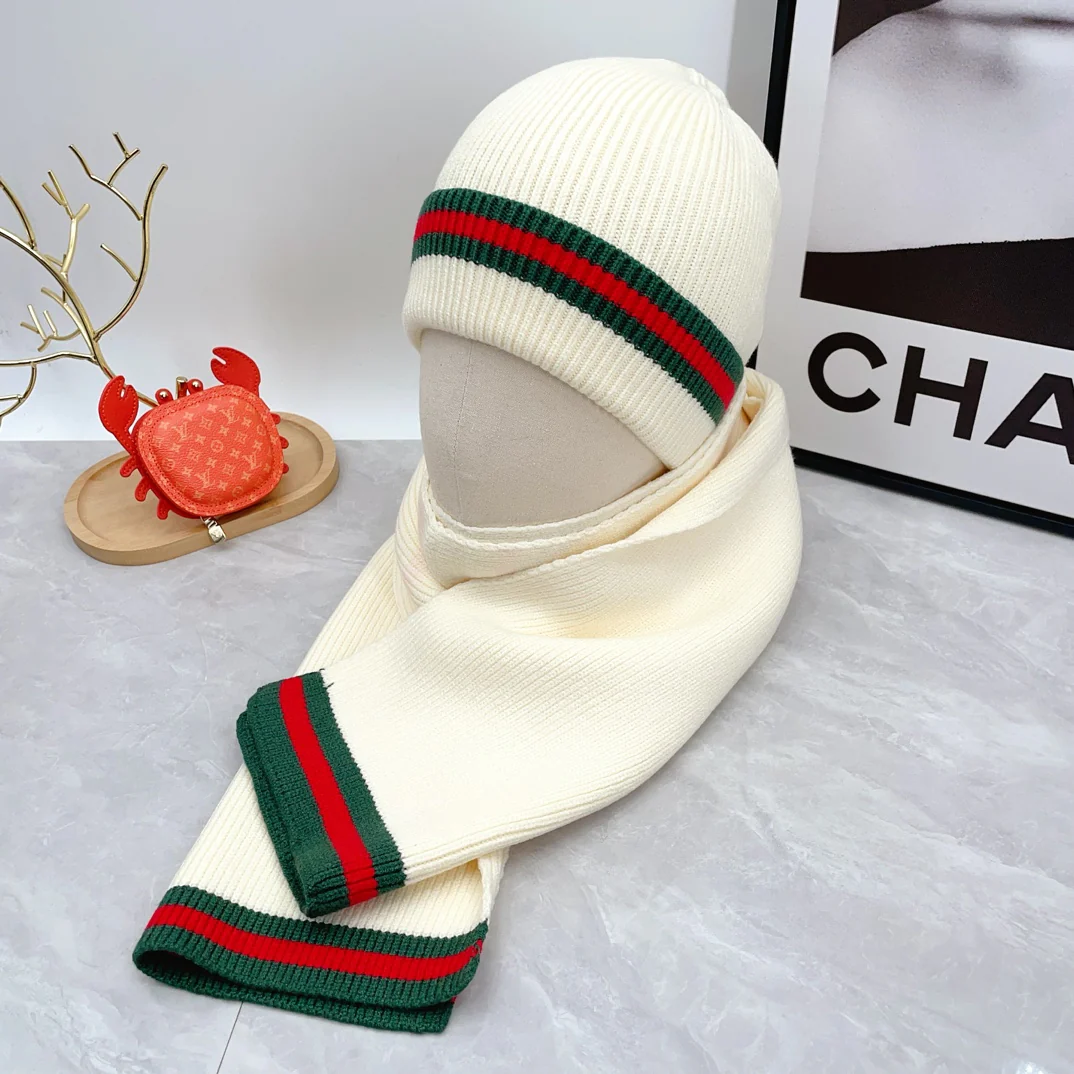 Color matching wool knit scarf and hat set