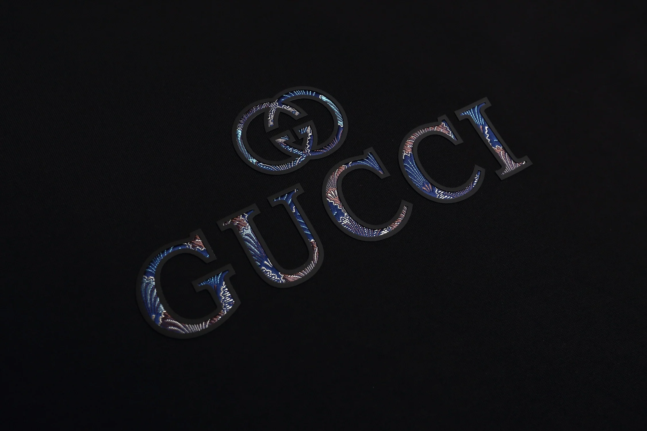 Embossed lettering cotton sweatshirt