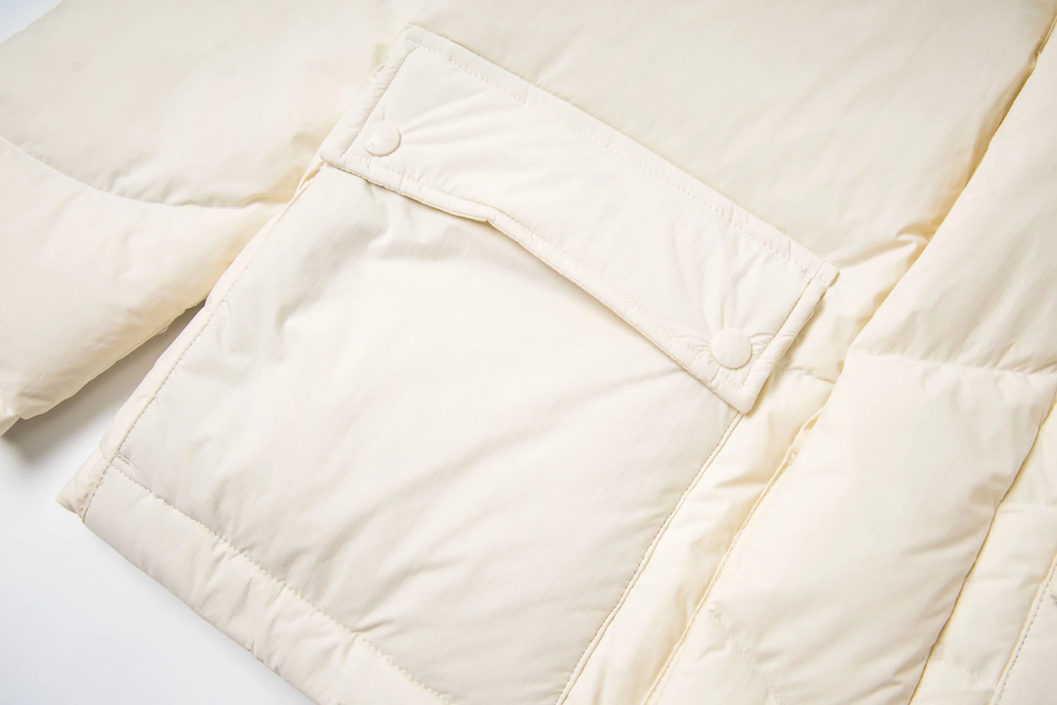 Printed rubber hooded down jacket