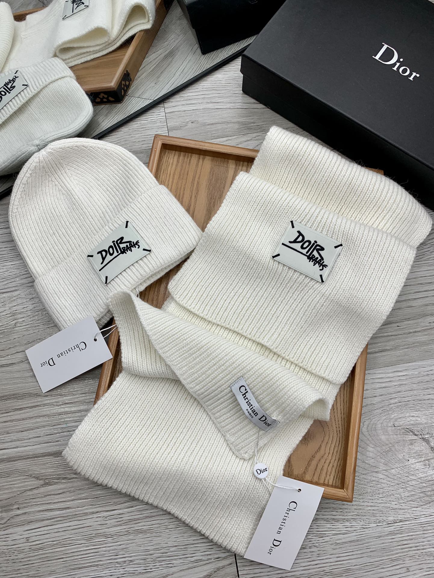 Signature Wool Scarf and Hat Set