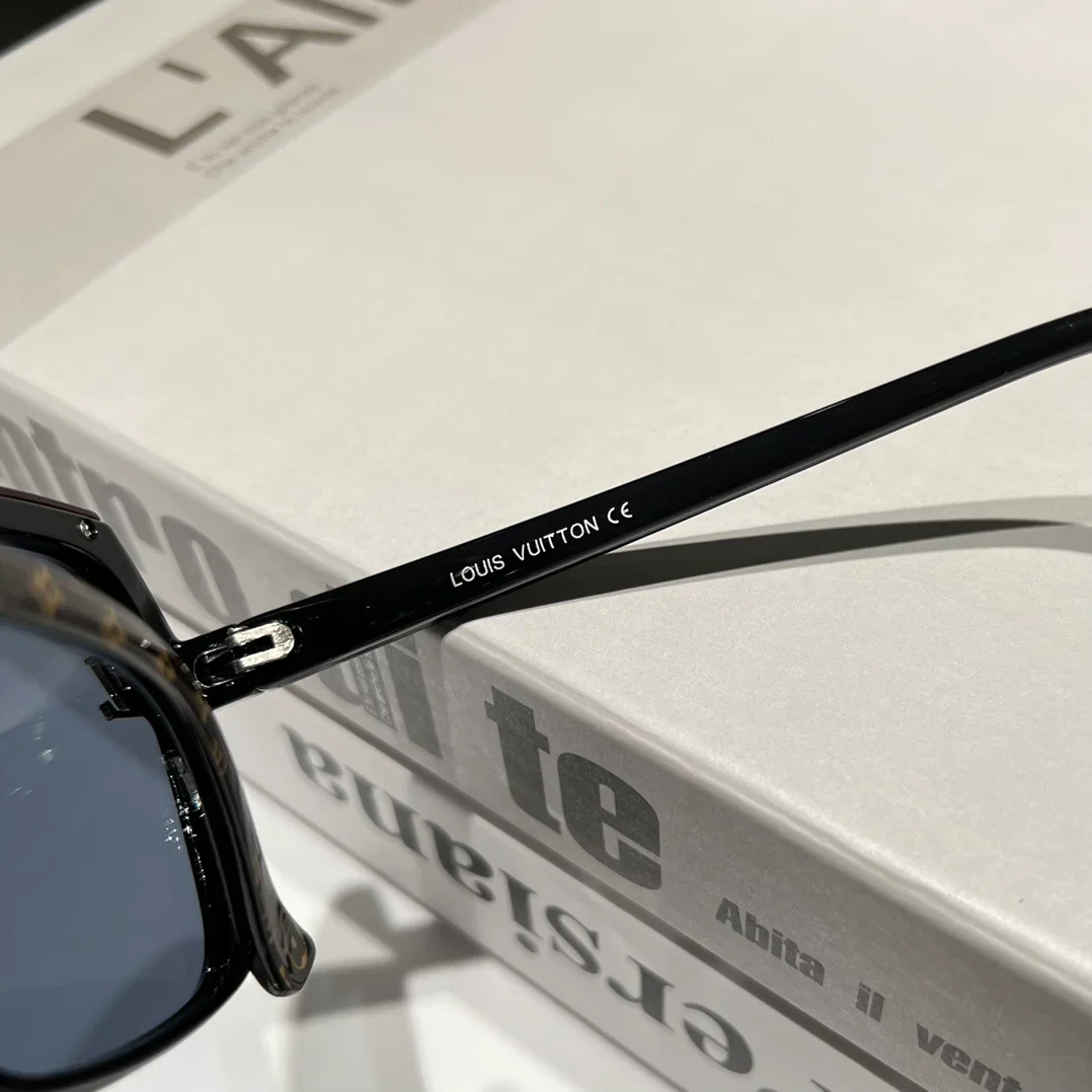 4 Colors Hot Sunglasses  8354