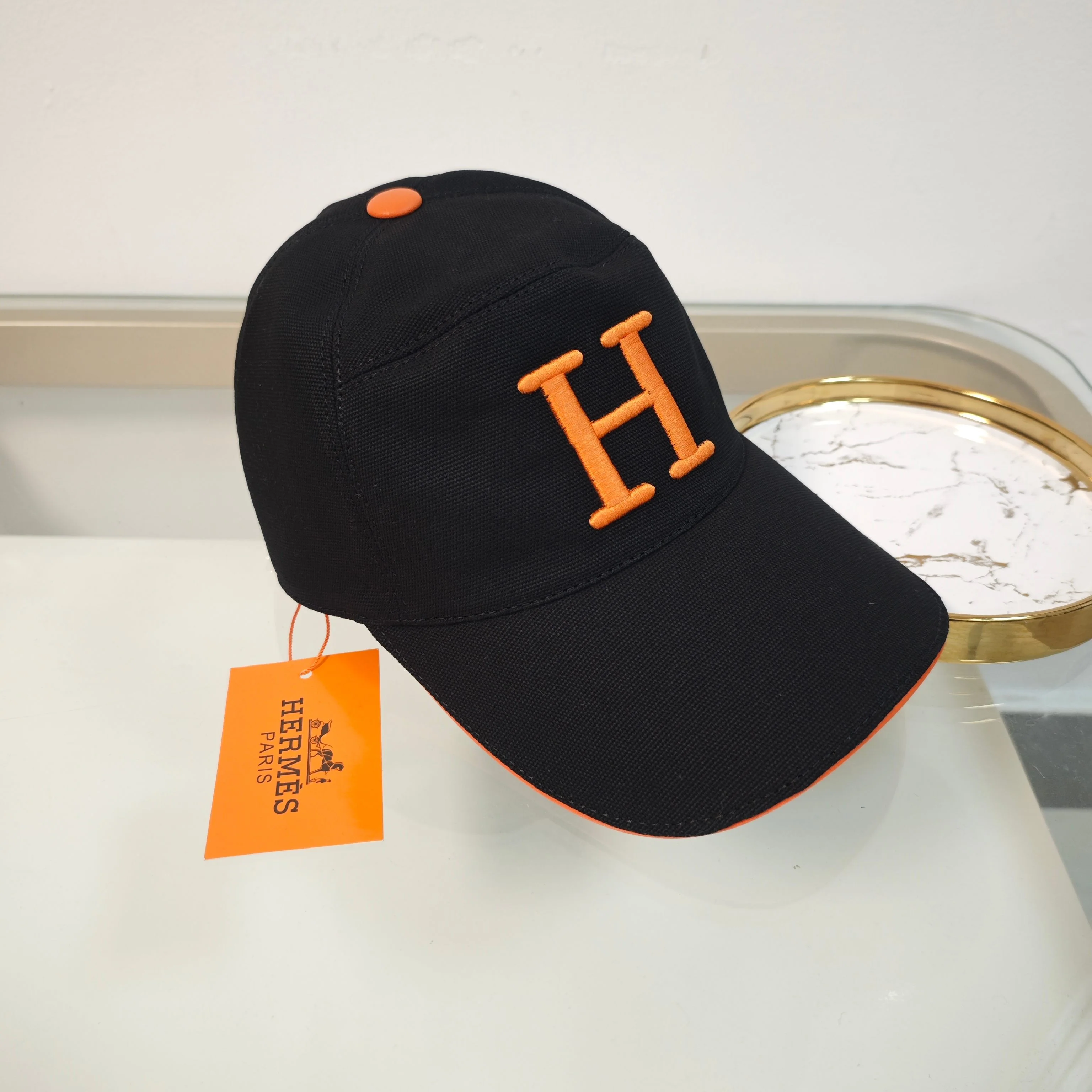 Simple embroidered baseball cap