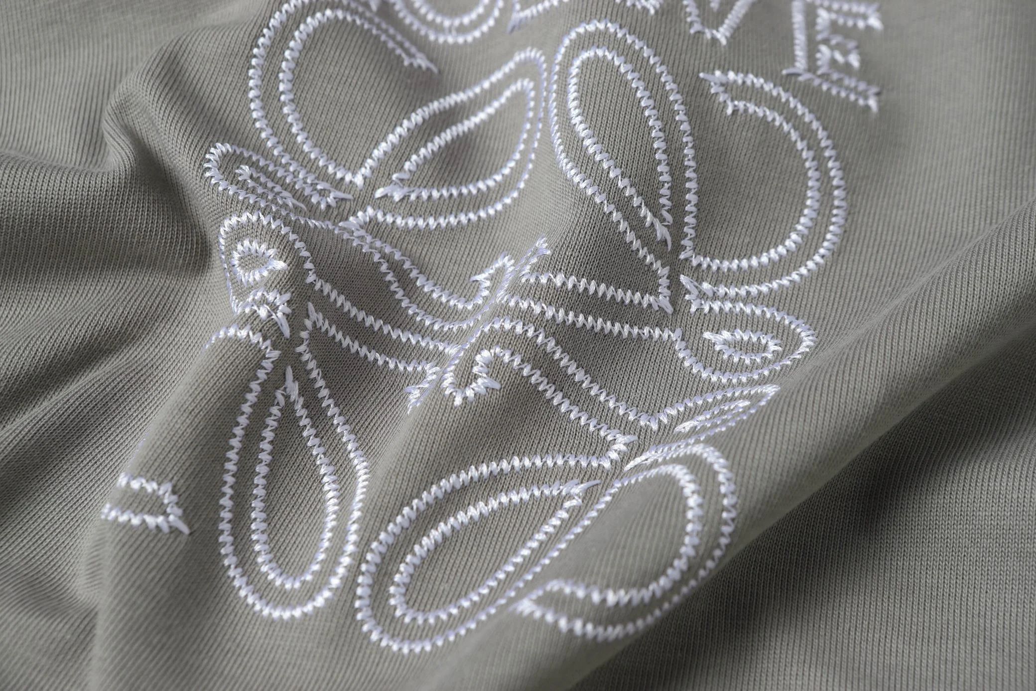 Embroidered crew neck cotton T-shirt