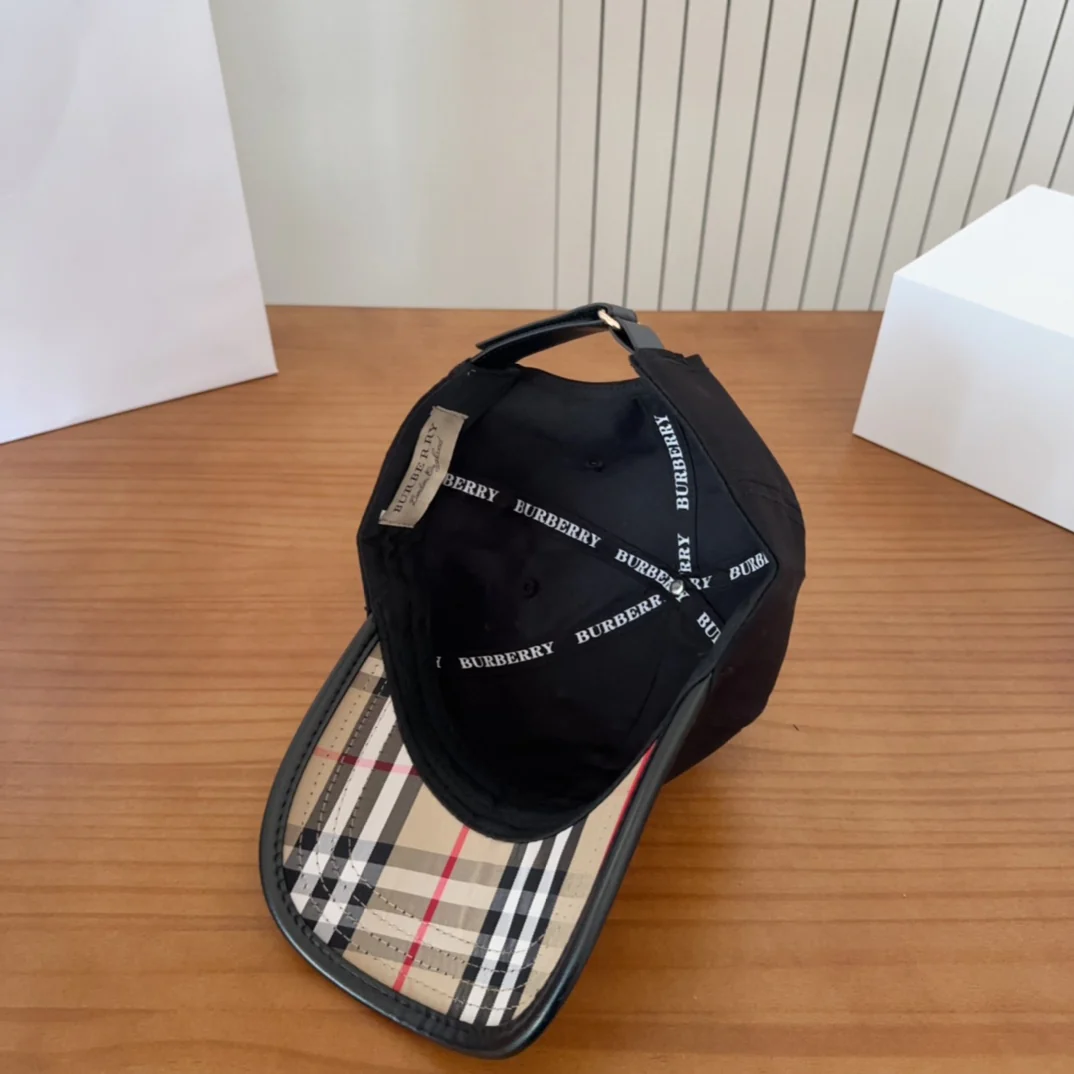 Embroidered plaid baseball cap