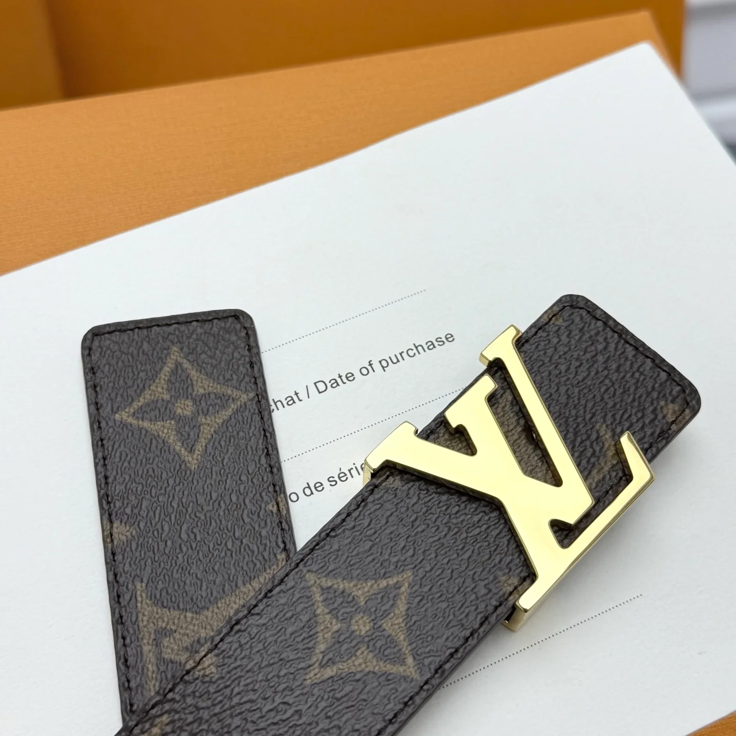 Two-tone leather belt