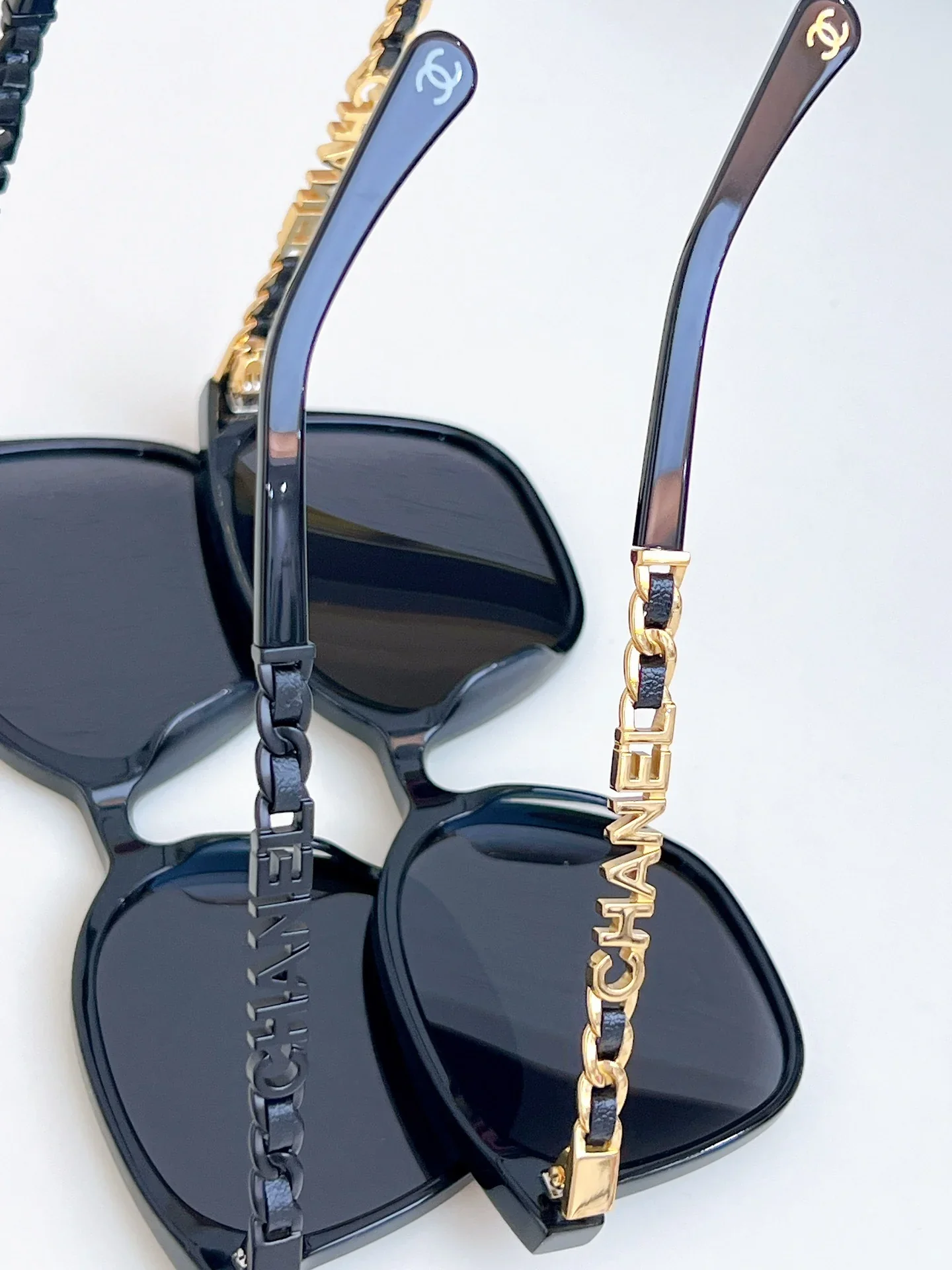 2025 new sunglasses trendy high-value outdoor strong light UV fashion sun protection sunglasses