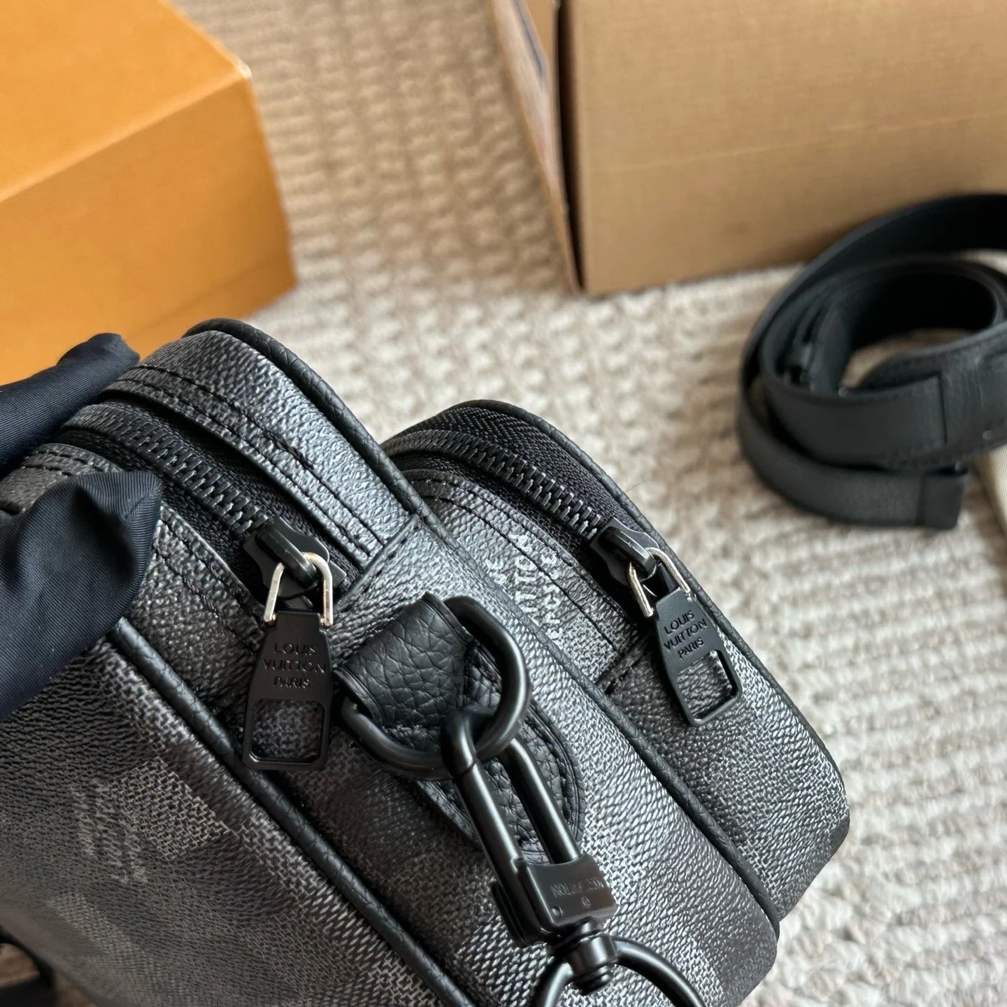 Fashion Men's Leather Messenger