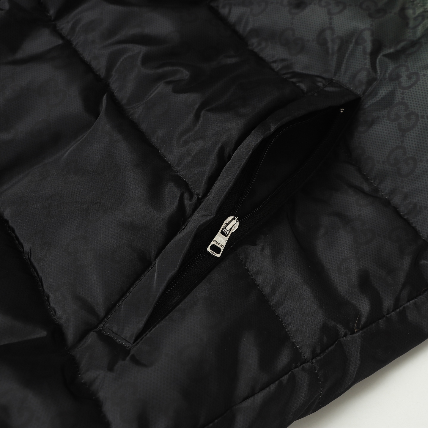 Printed plain weave poplin down jacket