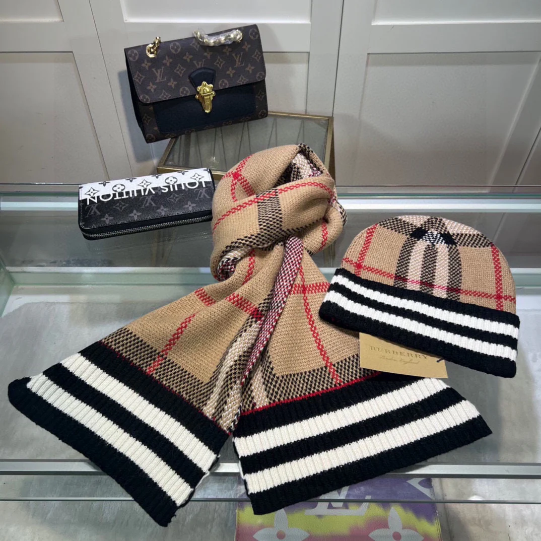 Plaid knit scarf and hat set