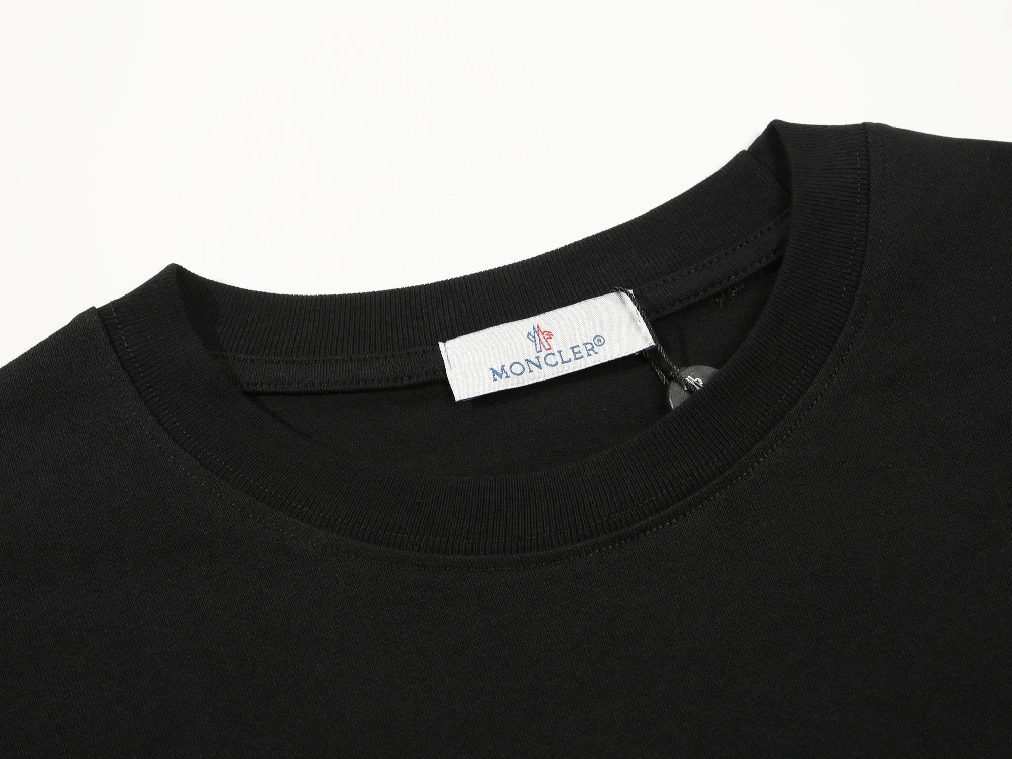 Simple embroidered cotton T-shirt