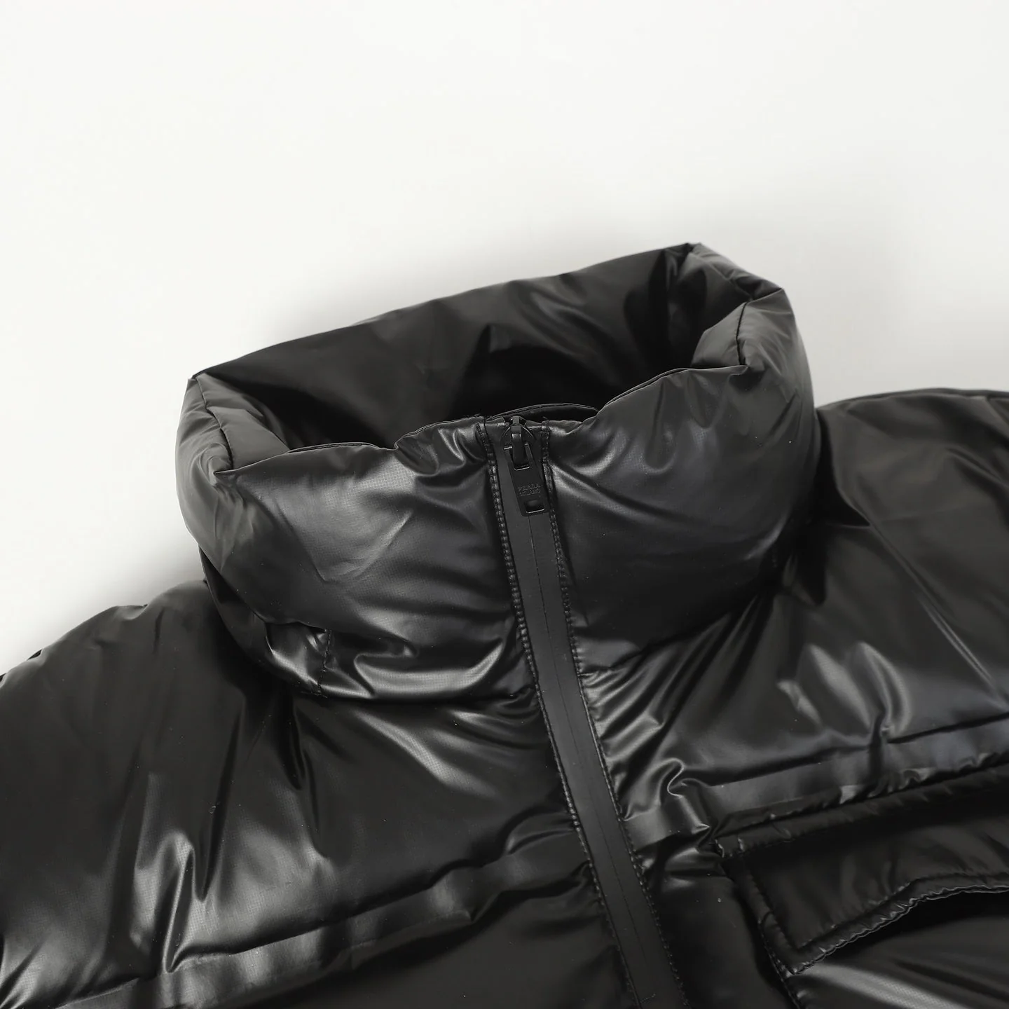 Detachable hood down jacket