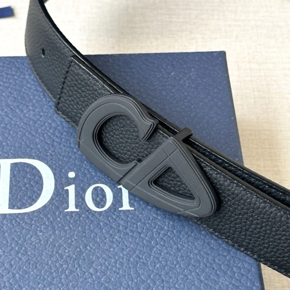 Fashion leather belts