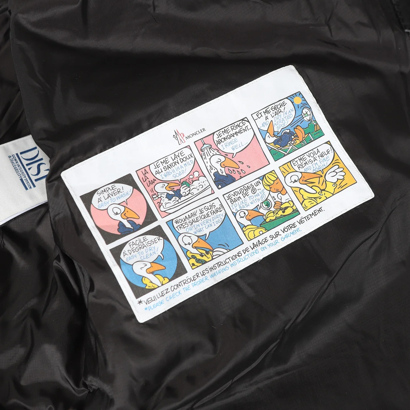 Pocket down hooded jacket