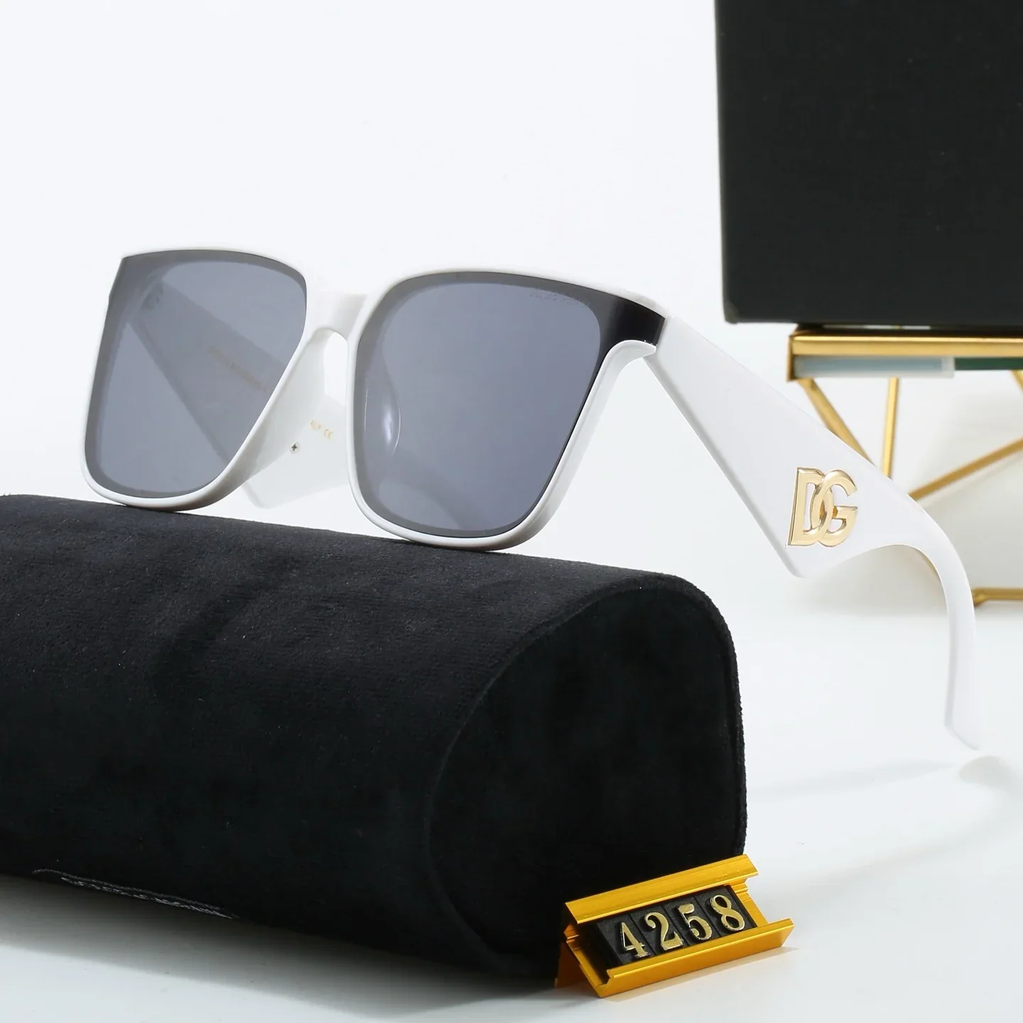 6 colors of fashionable and popular triangle-leg sunglasses  4258