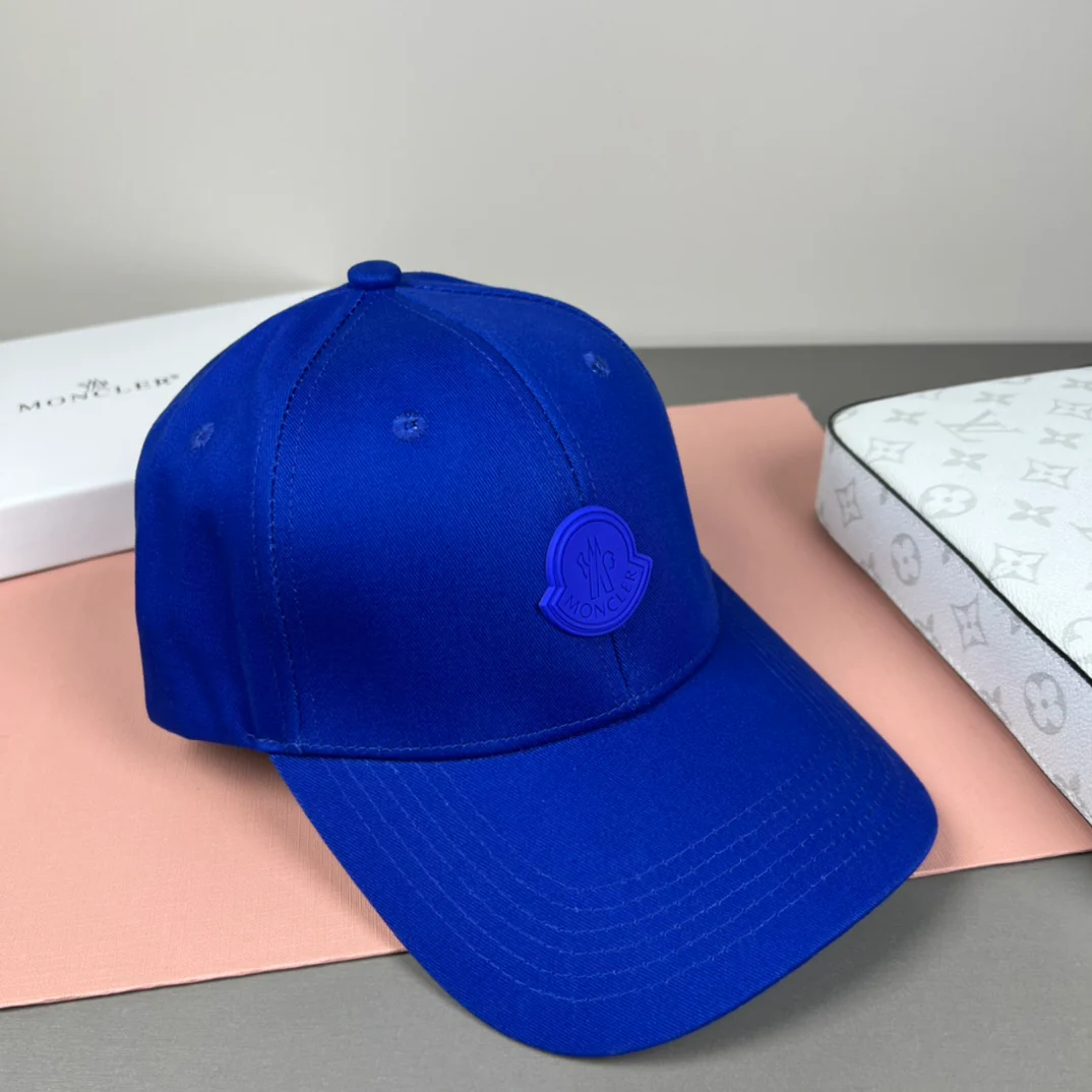 Fashion offset baseball cap