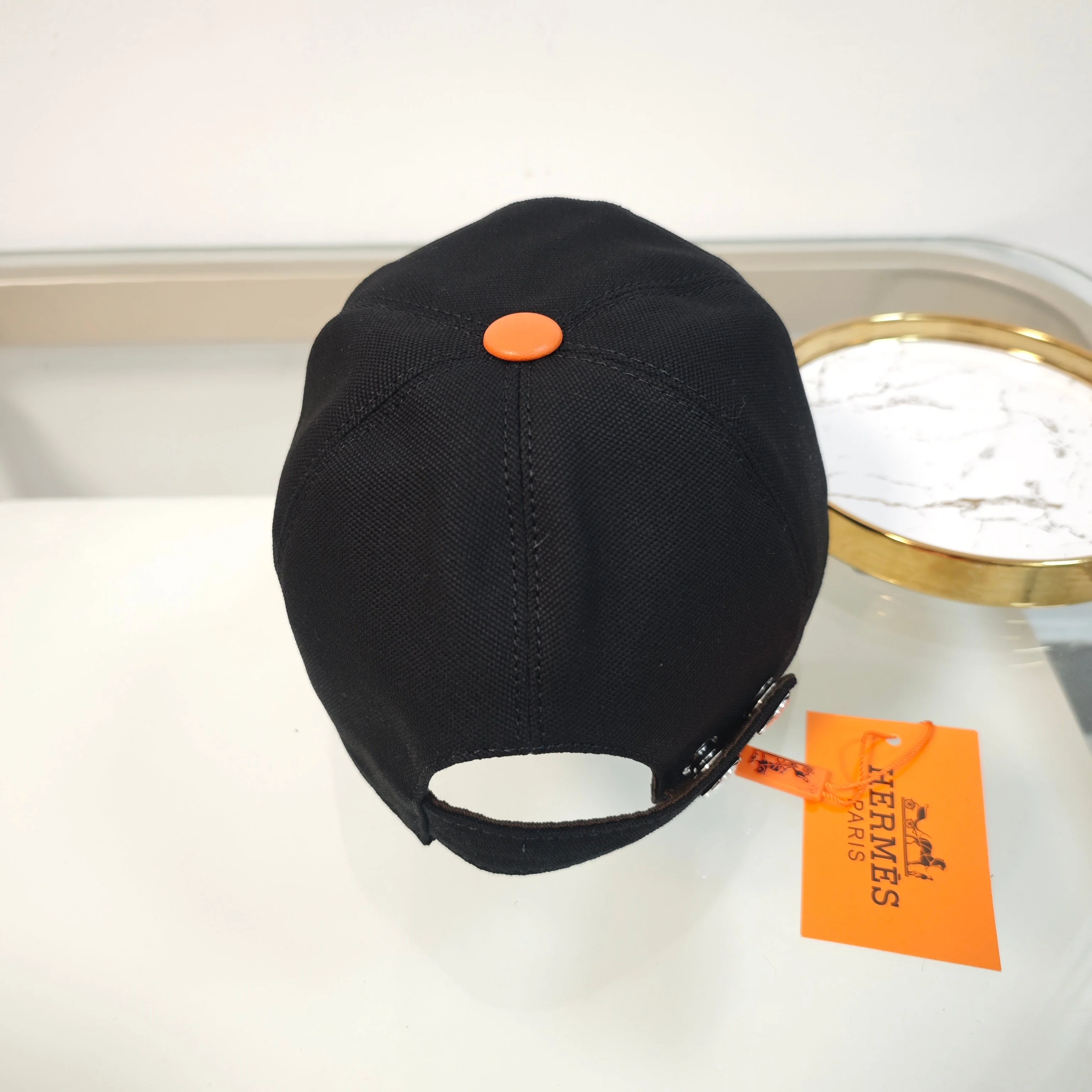 Simple embroidered baseball cap