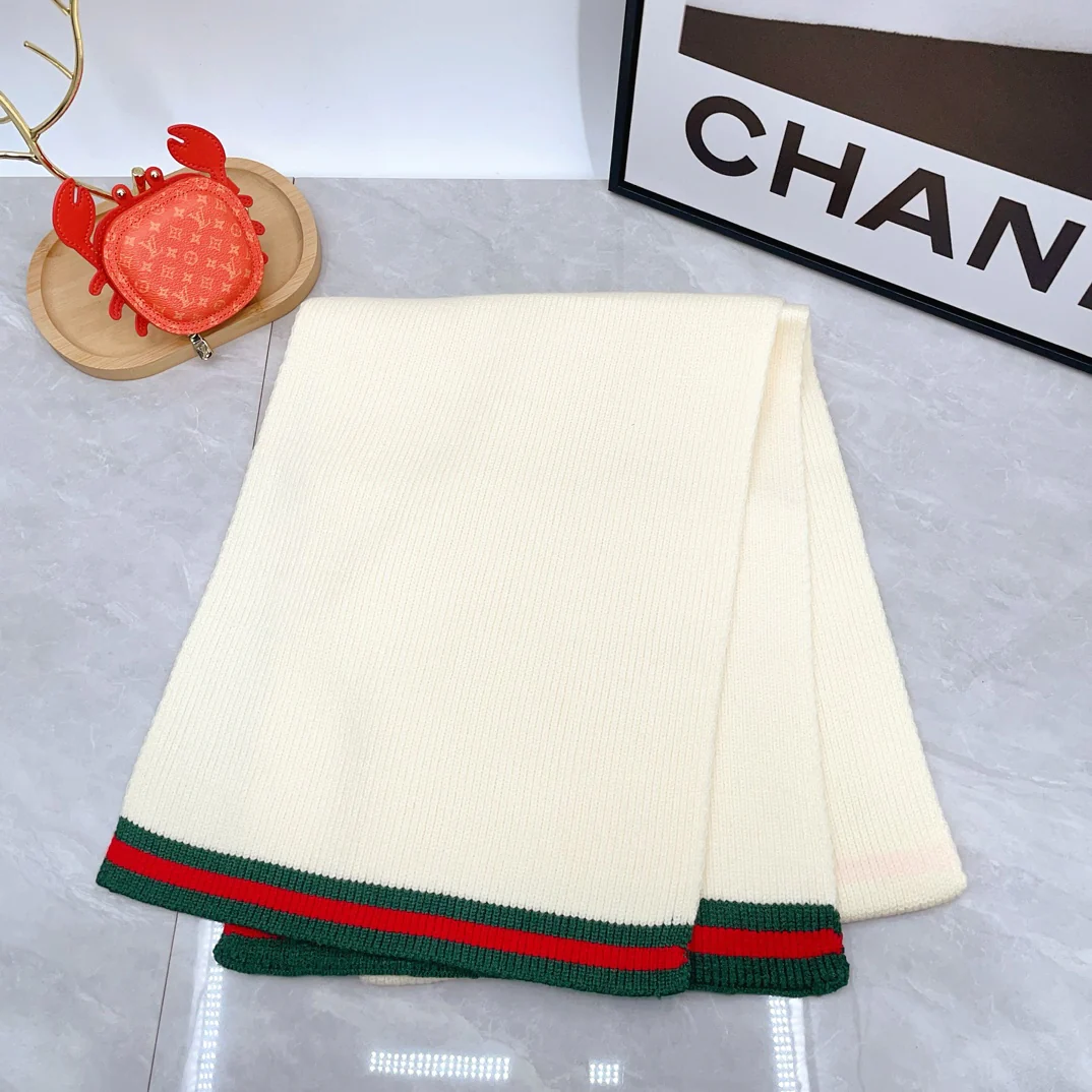 Color matching wool knit scarf and hat set