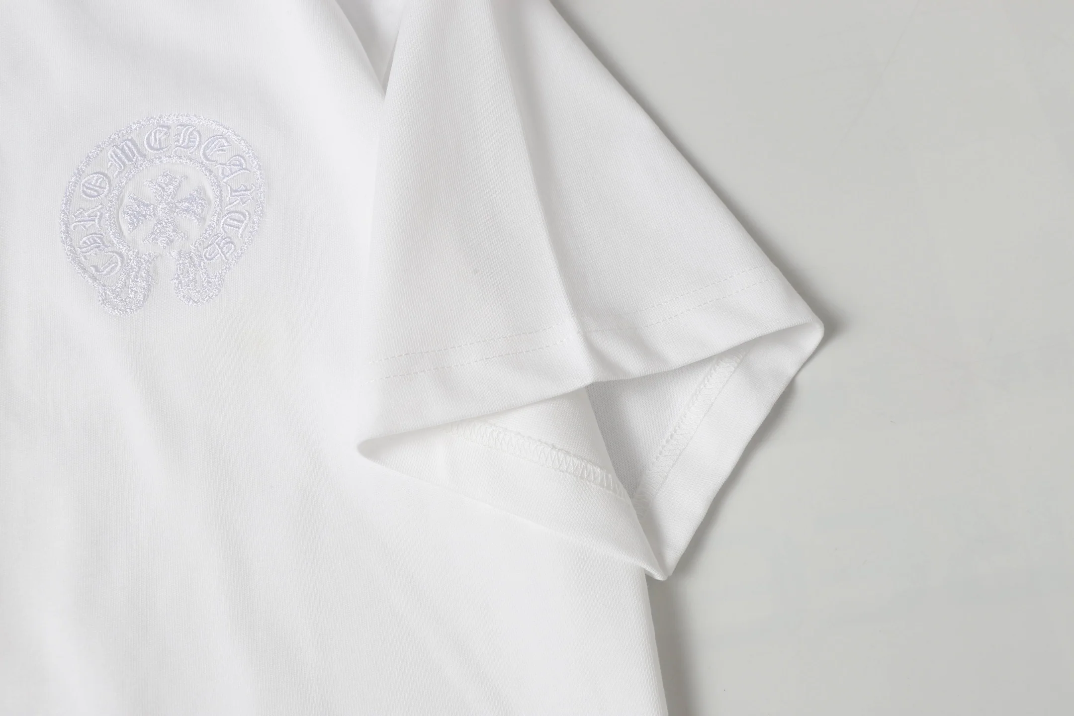 Double-sided embroidered cotton T-shirt