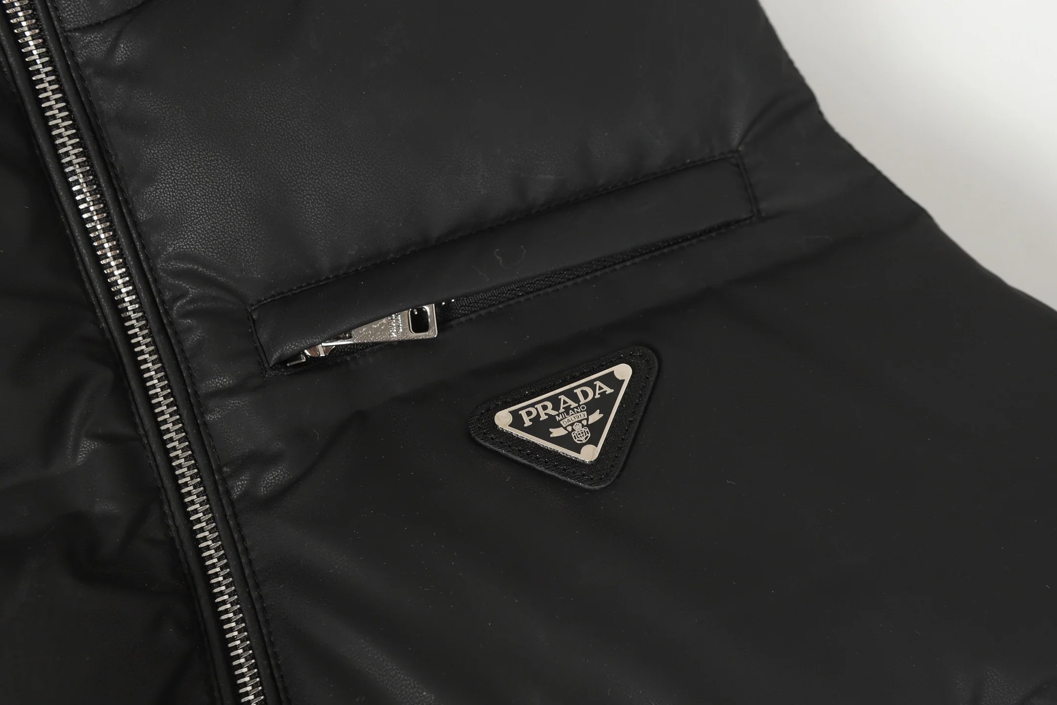 Stand collar zipper down vest