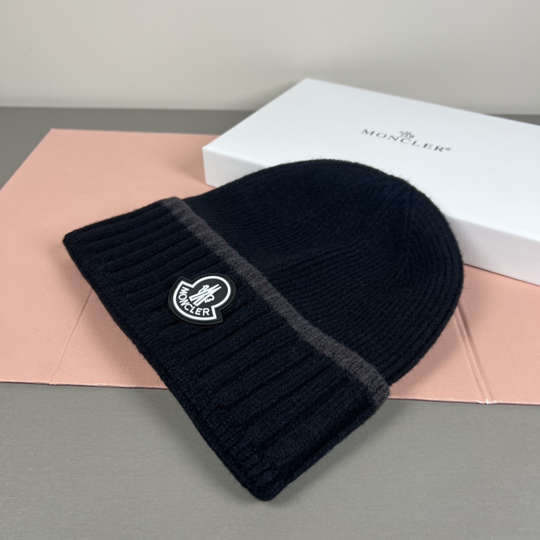 Silicone logo cashmere knit beanie