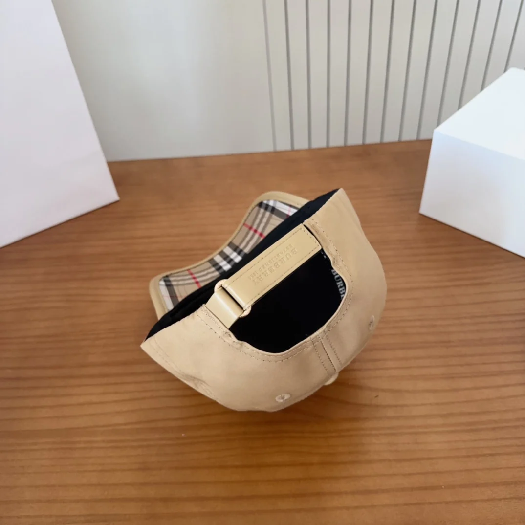 Embroidered plaid baseball cap