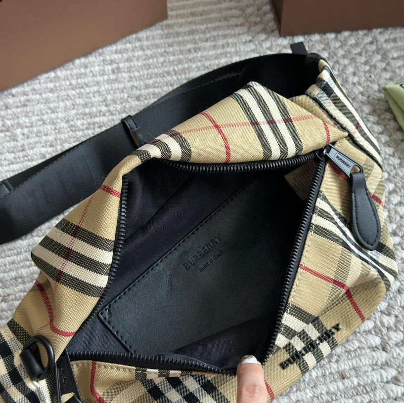 Unisex plaid waist bag