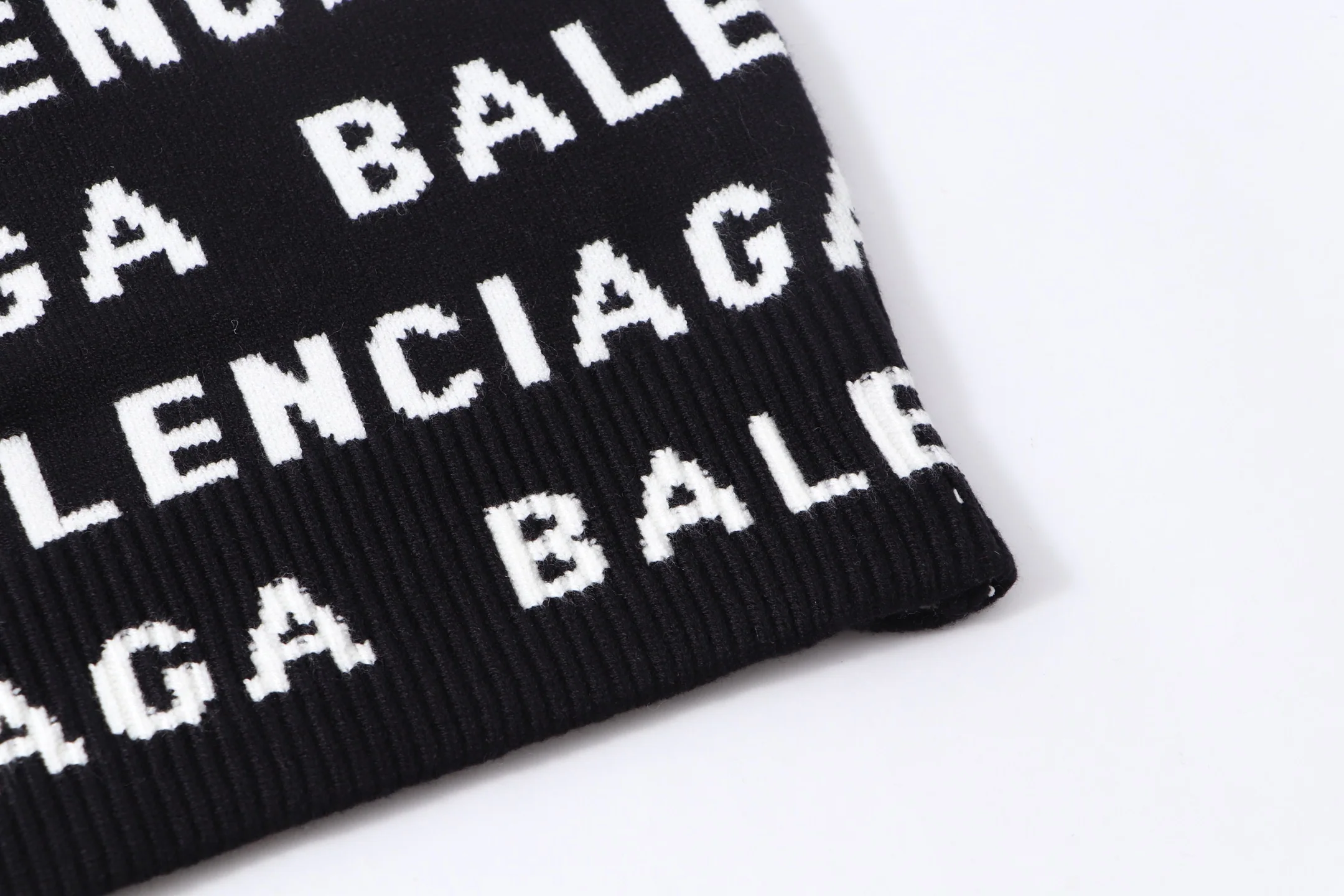 Knitted jacquard cashmere sweater