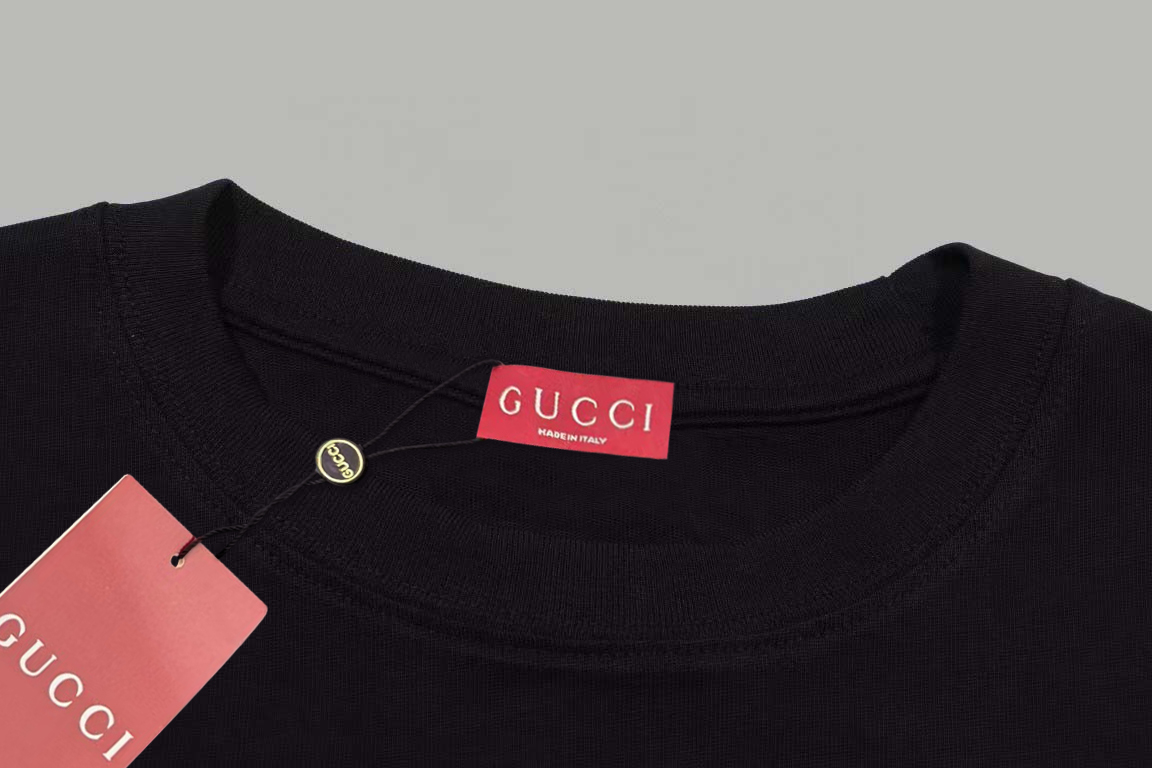 Ribbon Lock Print Crew Neck Sweatshirt