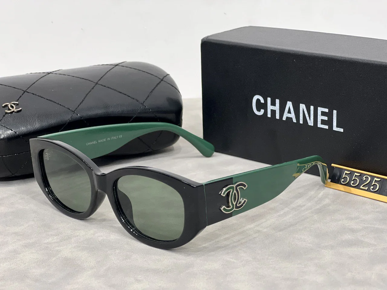 New two-tone small frame sunglasses