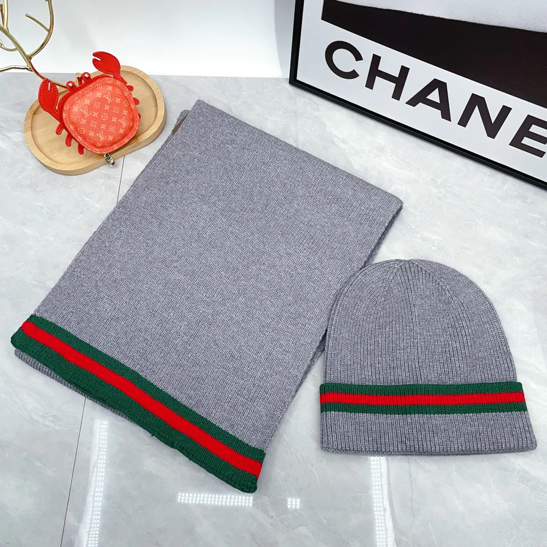 Color matching wool knit scarf and hat set