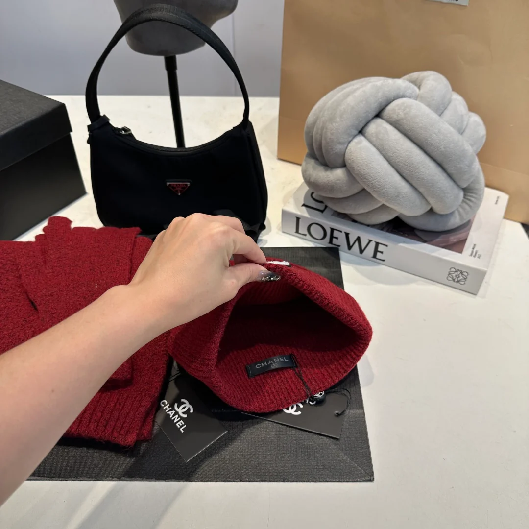 Embroidered knitted scarf hat gloves set