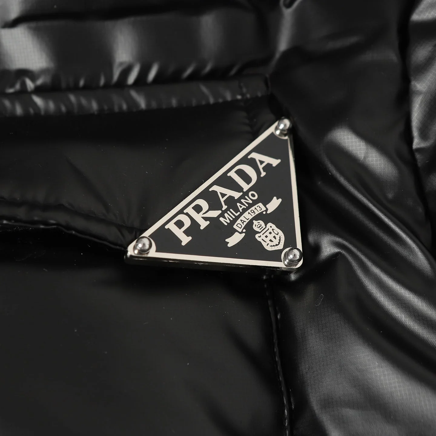 Detachable hood down jacket