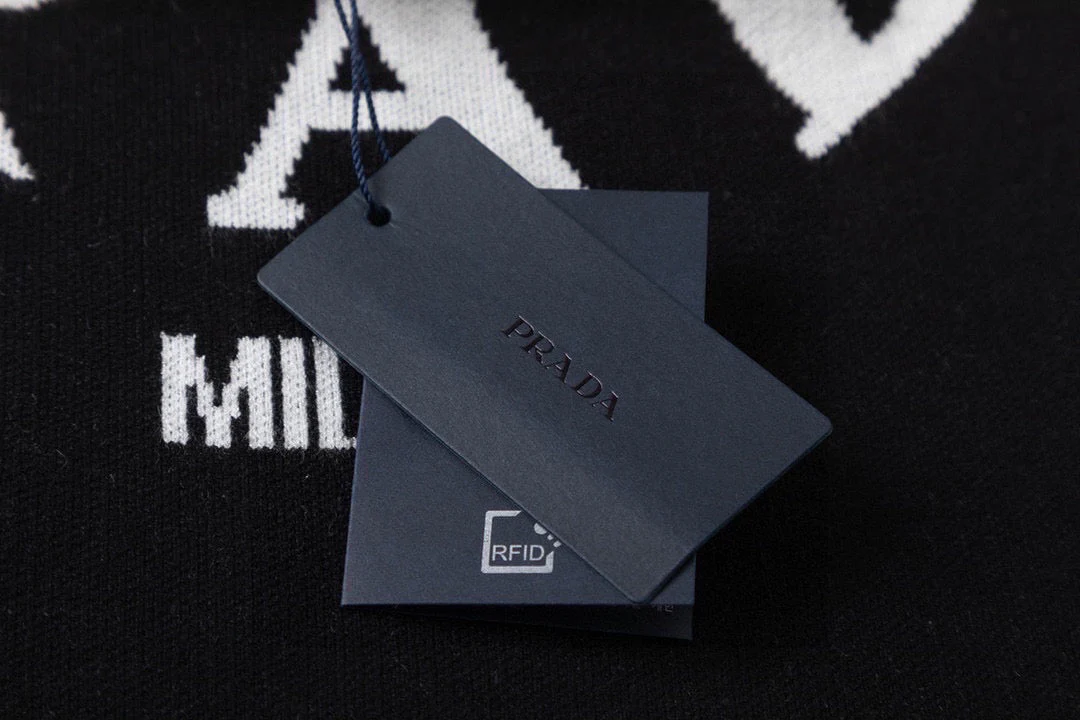 Knitted jacquard cashmere sweater