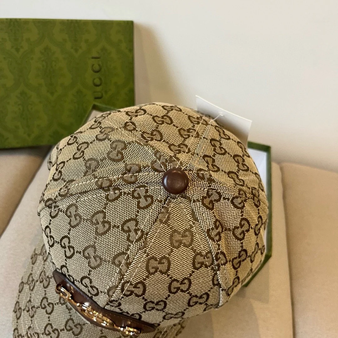 Jacquard lettering baseball cap