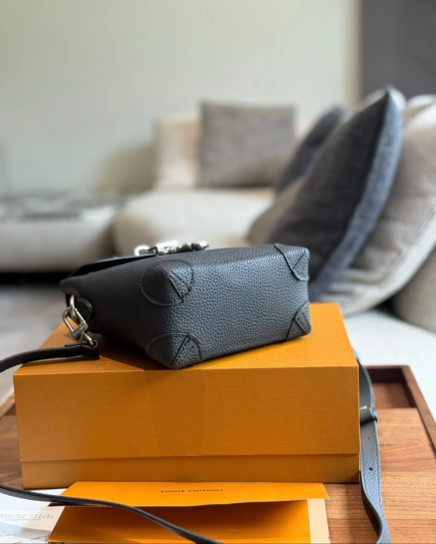 Men's Chain Lock Crossbody Bag