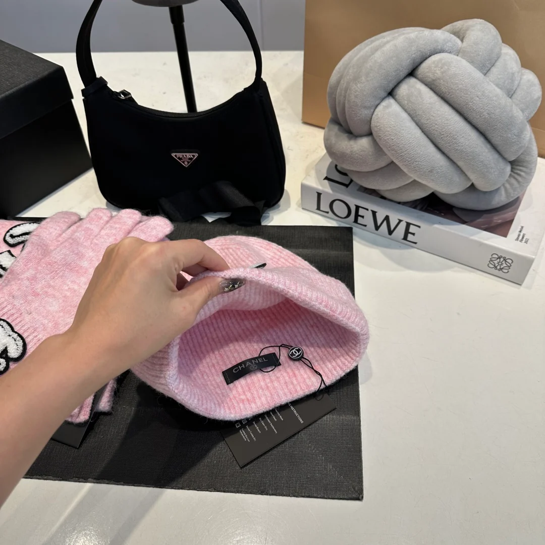 Embroidered knitted scarf hat gloves set